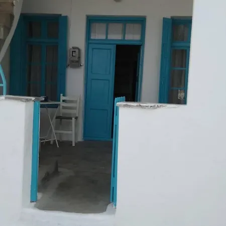 Parikia's Grandma Corner شقة باروس
